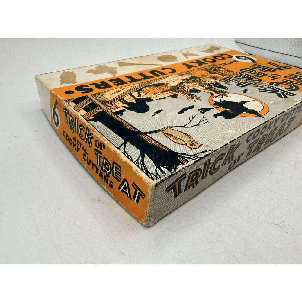 MCM Vintage Halloween Trick or Treat 5 Metal Cookie Cooky Cutters Original Box